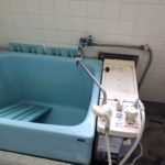 욕실급탕보일러 도시가스밸런스가마 해체와 벽부착전용 가스온수기교체공사를 했습니다.1부